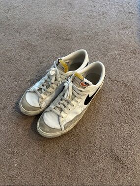 Nike Low Top Blazers